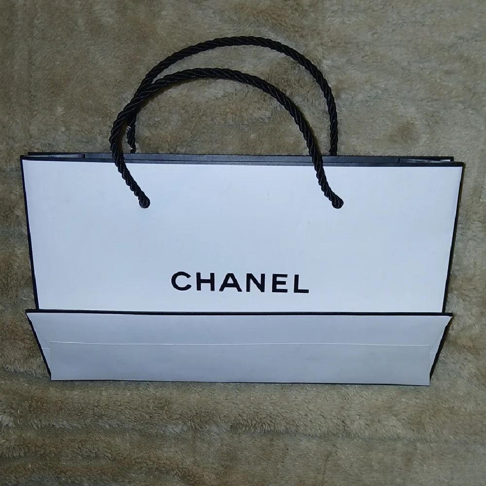 CHANEL elegant shopping